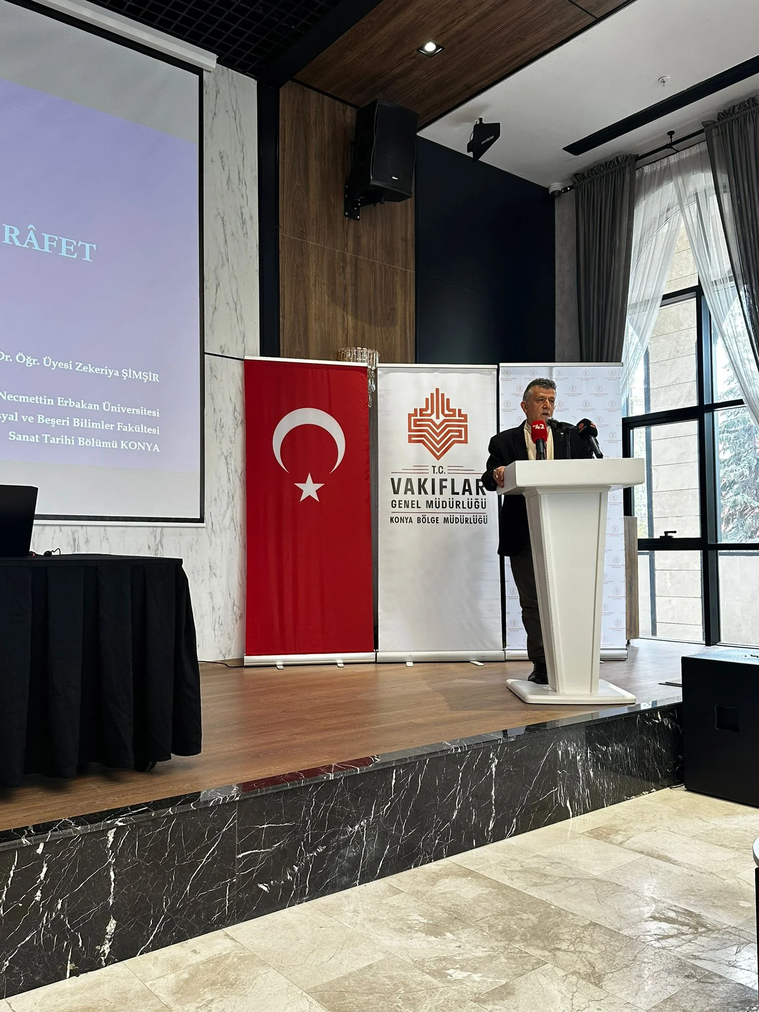 VAKIF HAFTASI MÜNASEBETİYLE SERGİ AÇILDI